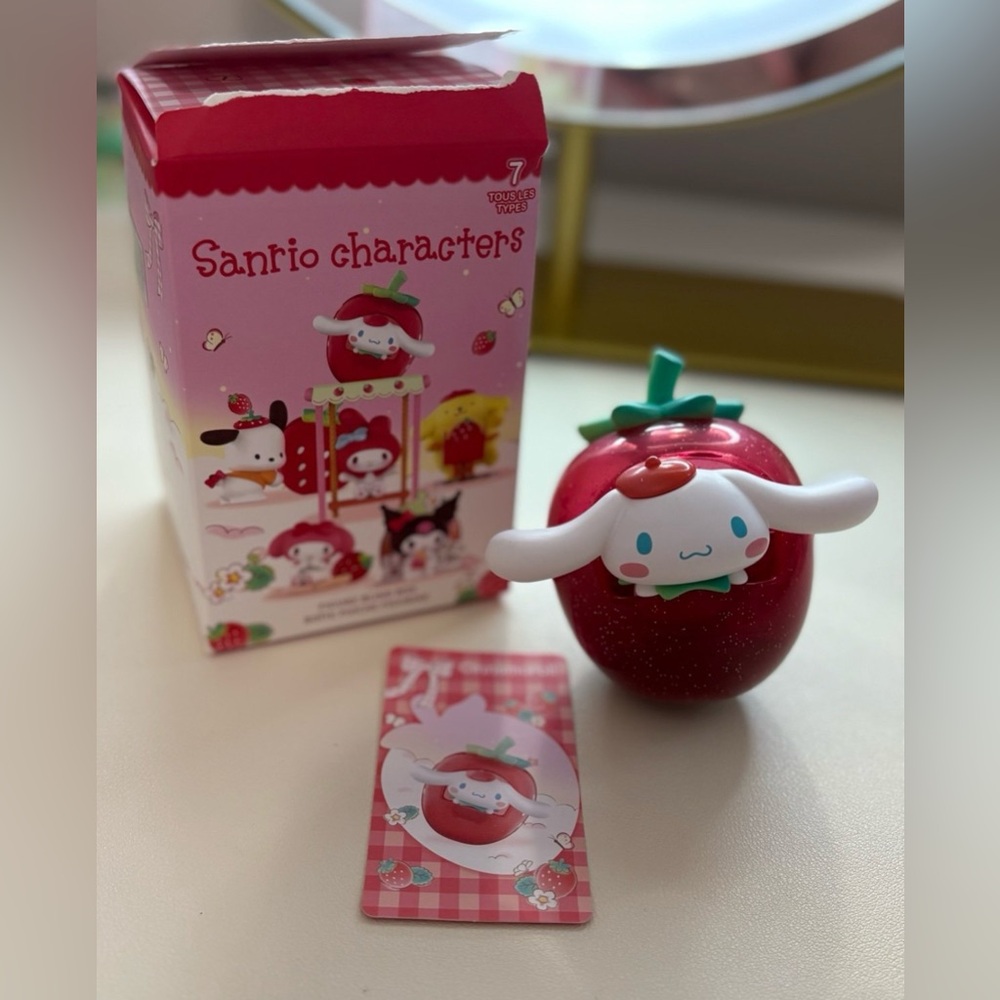 Sanrio strawberry farm cinnamoroll blind box